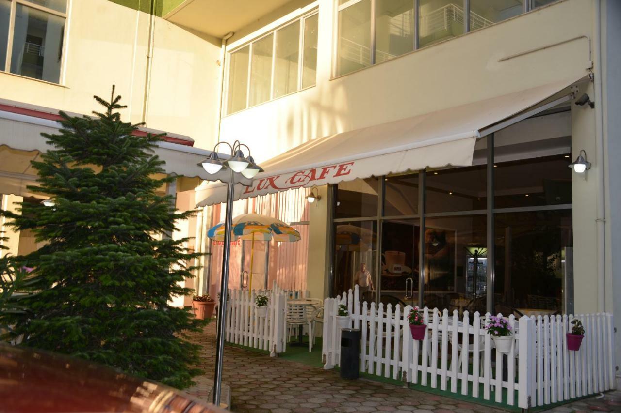 Comfort Apartments Fier Exterior photo